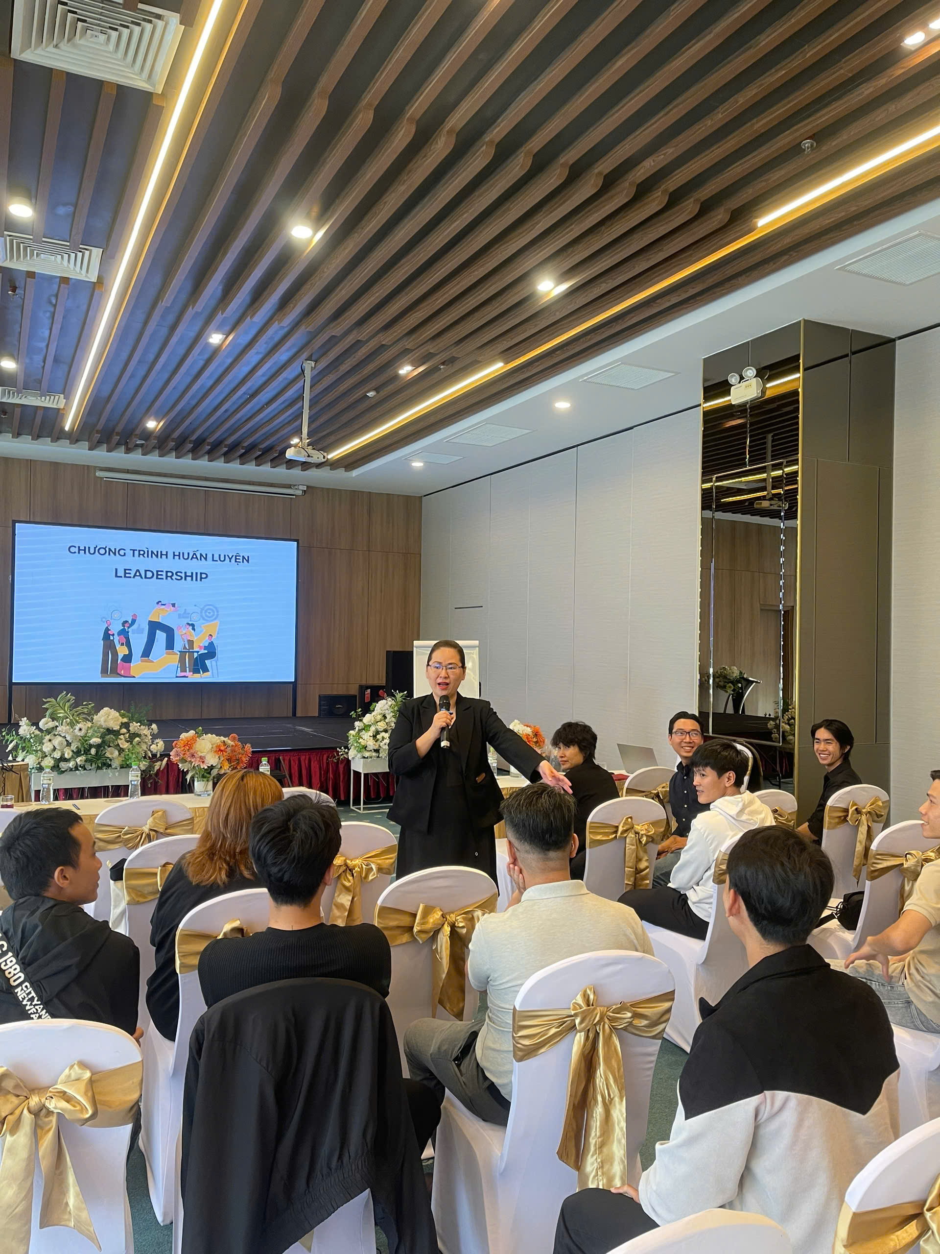  6 TIP GIỮ CHÂN & GẮN KẾT NHÂN SỰ TRONG QUÁN